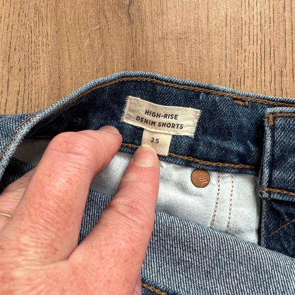 Madewell High-rise Denim Shorts - Picture 3 of 3